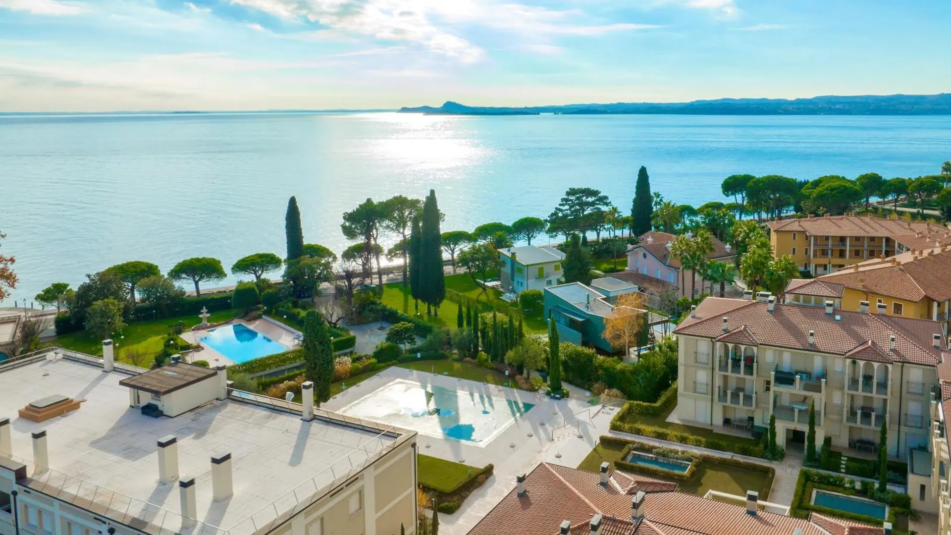 Lovely Fasanella 54: Pool & Lake location